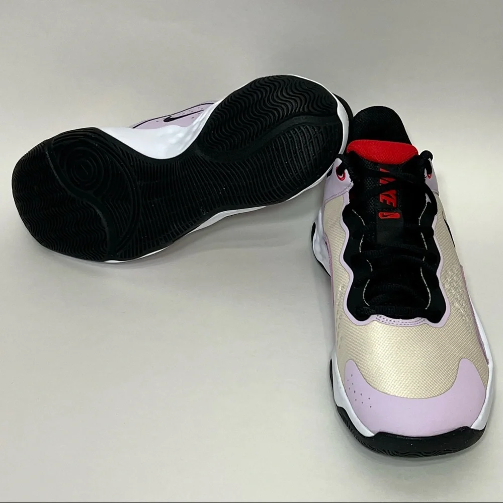 Nike fly by